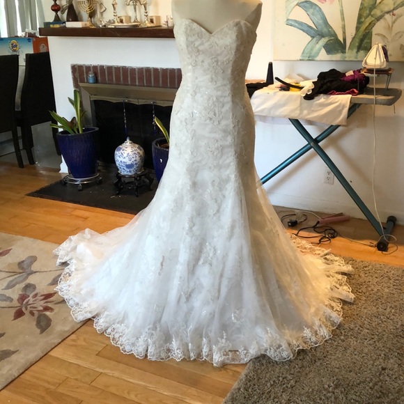 Brand new Justin Alexander wedding gown - Picture 2 of 4